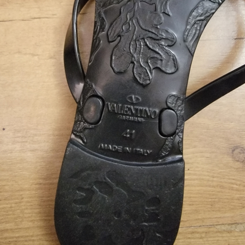 Valentino Garavani Rockstud Rubber PVC Sandals - Picture 11 of 16